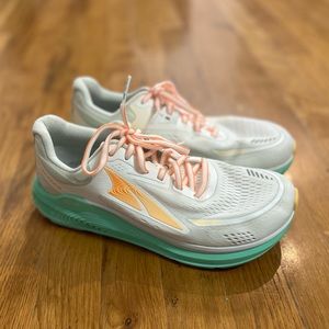 Women’s Altra Paradigm 7